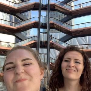 Meet your Posher, Larissa